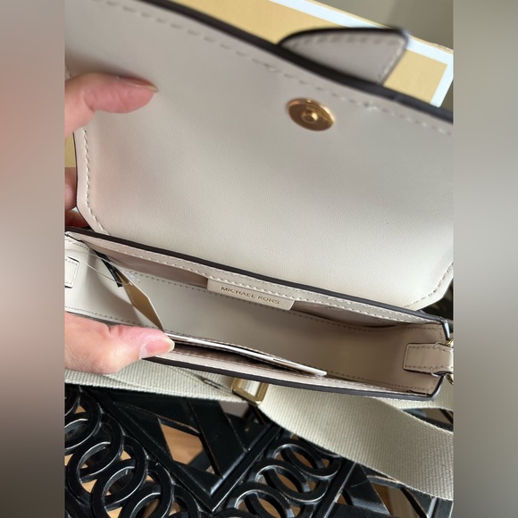 ❌SOLD❌NWT Michael Kors Greenwich Logo Sling Crossbody Bag - Picture 10 of 11
